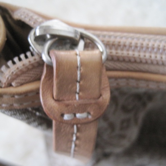 FOSSIL Monogram Canvas Shoulder Bag - Picture 9 of 9